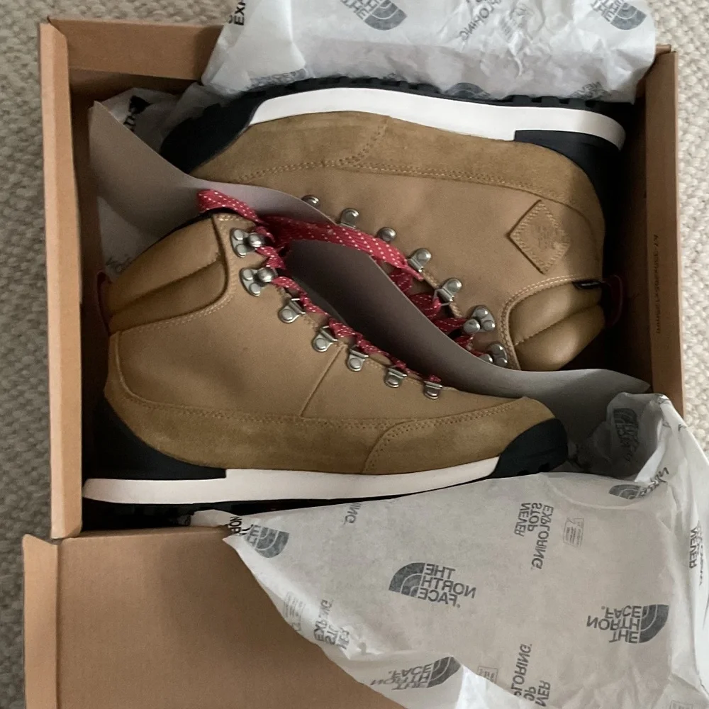 The North Face Women's Back-to-Berkeley IV Waterproof Boots - size 9 - Picture 7 of 9